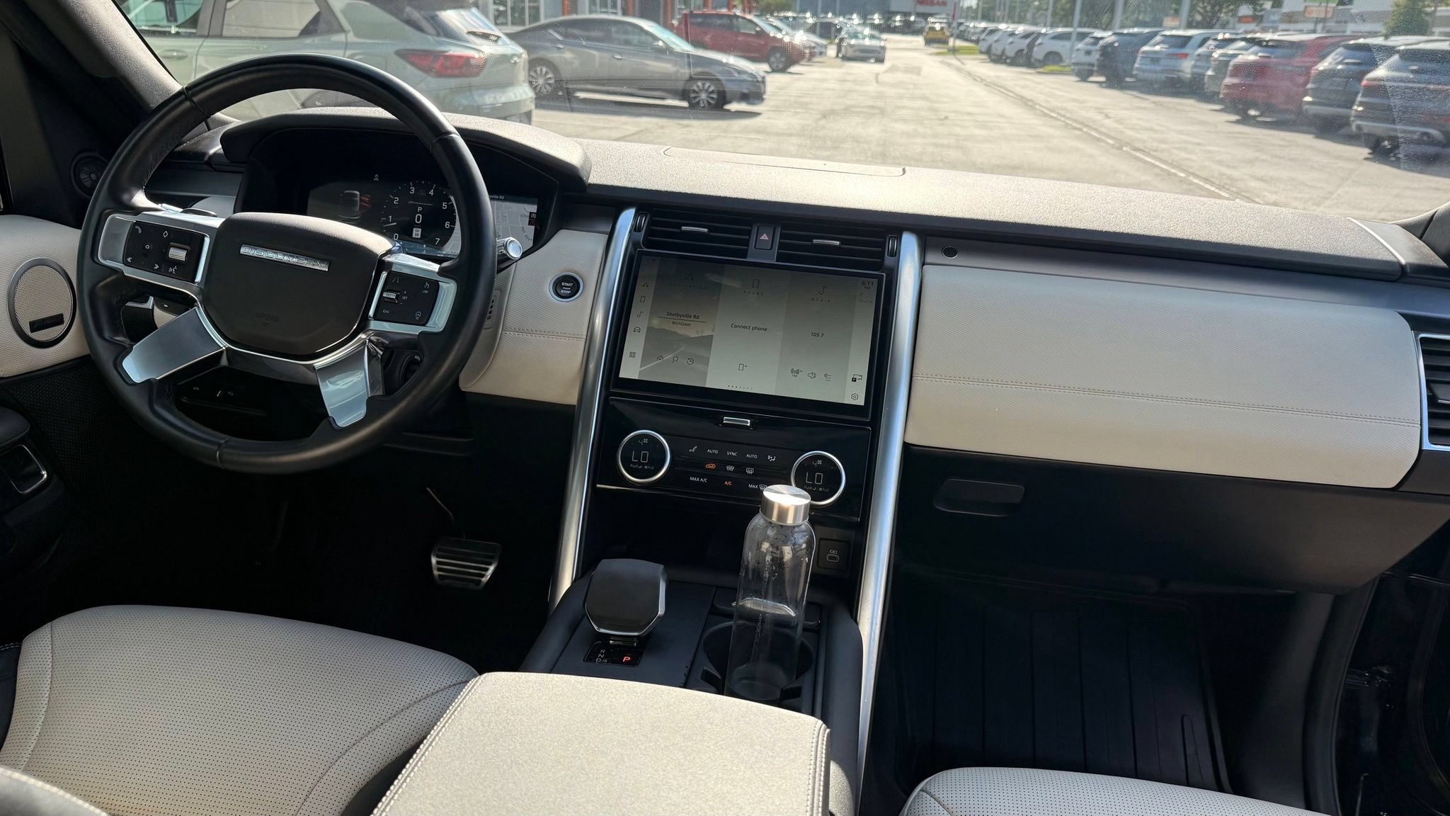 Used 2021 Land Rover Discovery S R-Dynamic AWD/4WD image 16