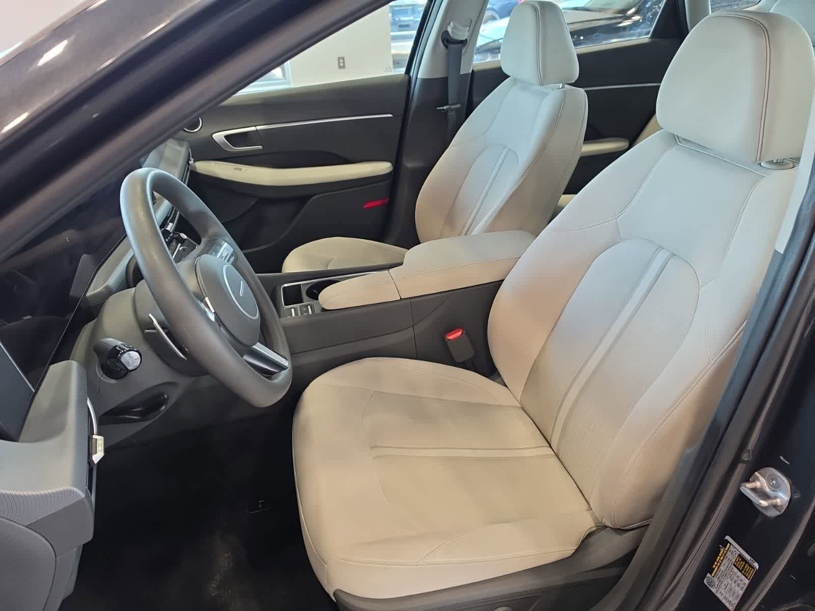 Used 2025 Hyundai Sonata SEL FWD image 14