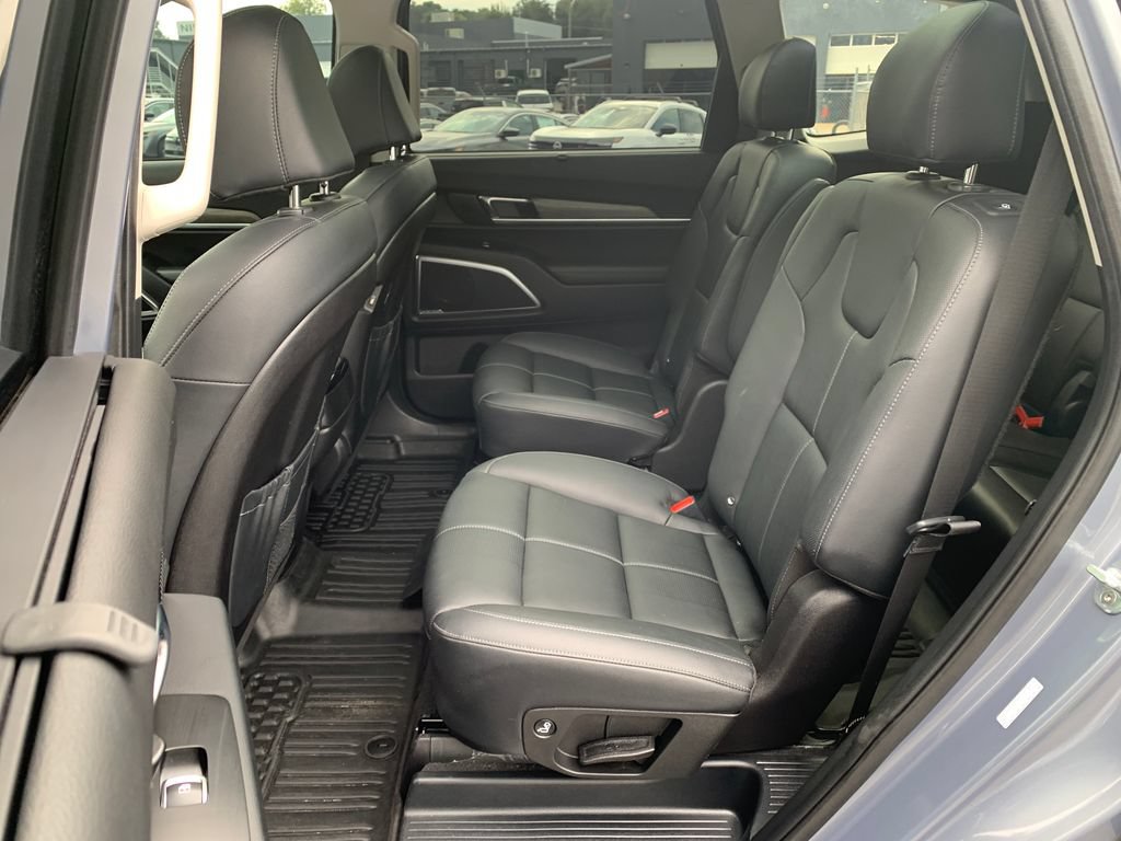 Used 2022 Kia Telluride SX w/ Nightfall Edition Package AWD/4WD image 25