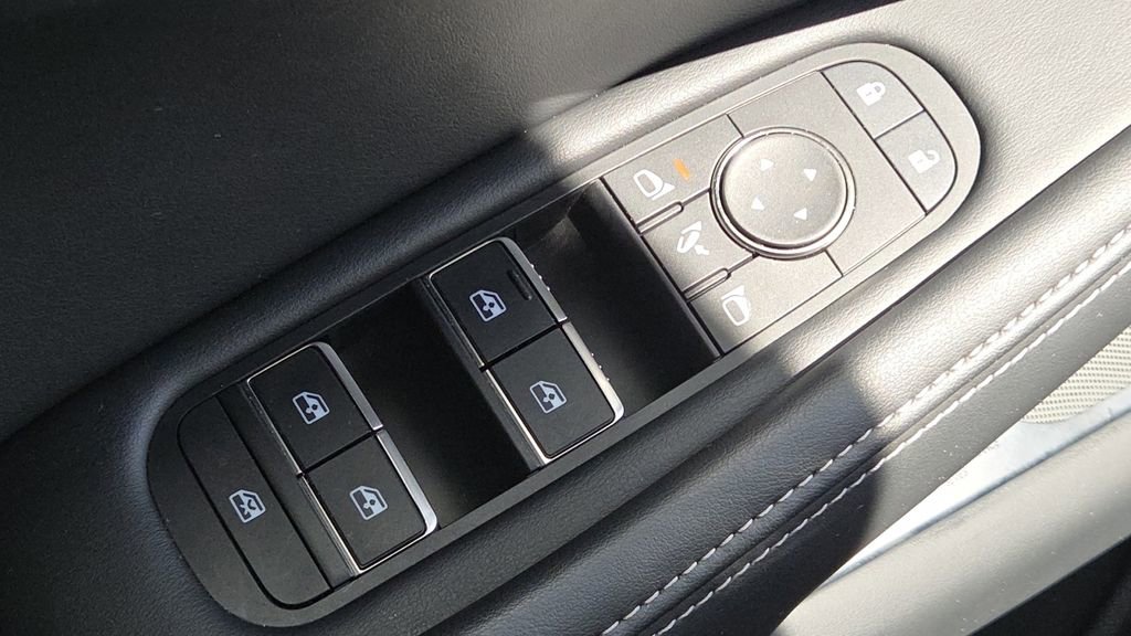 Certified 2025 INFINITI QX60 Luxe AWD/4WD image 12