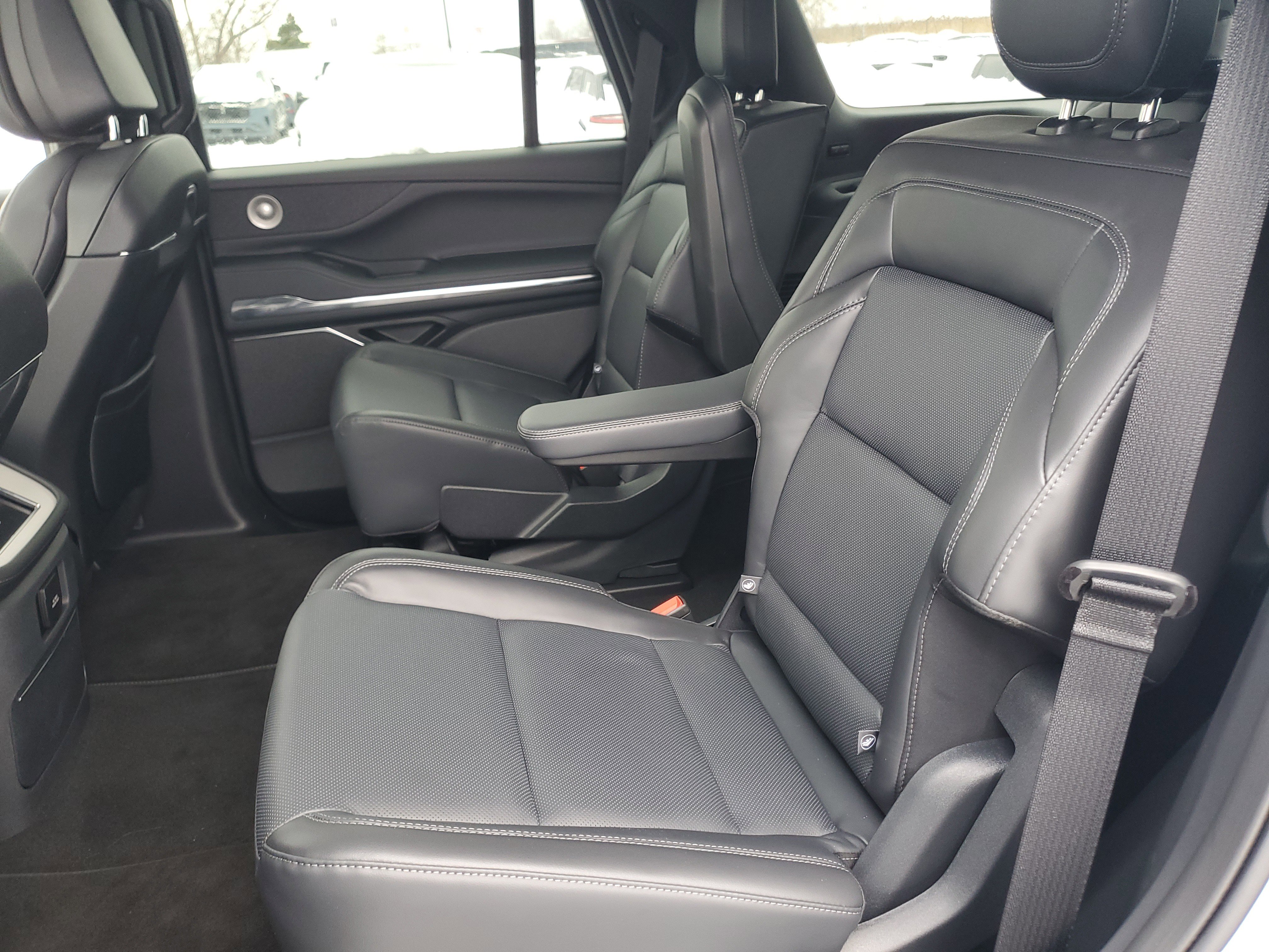 New 2025 Lincoln Navigator Reserve w/ Jet Appearance Package image 30