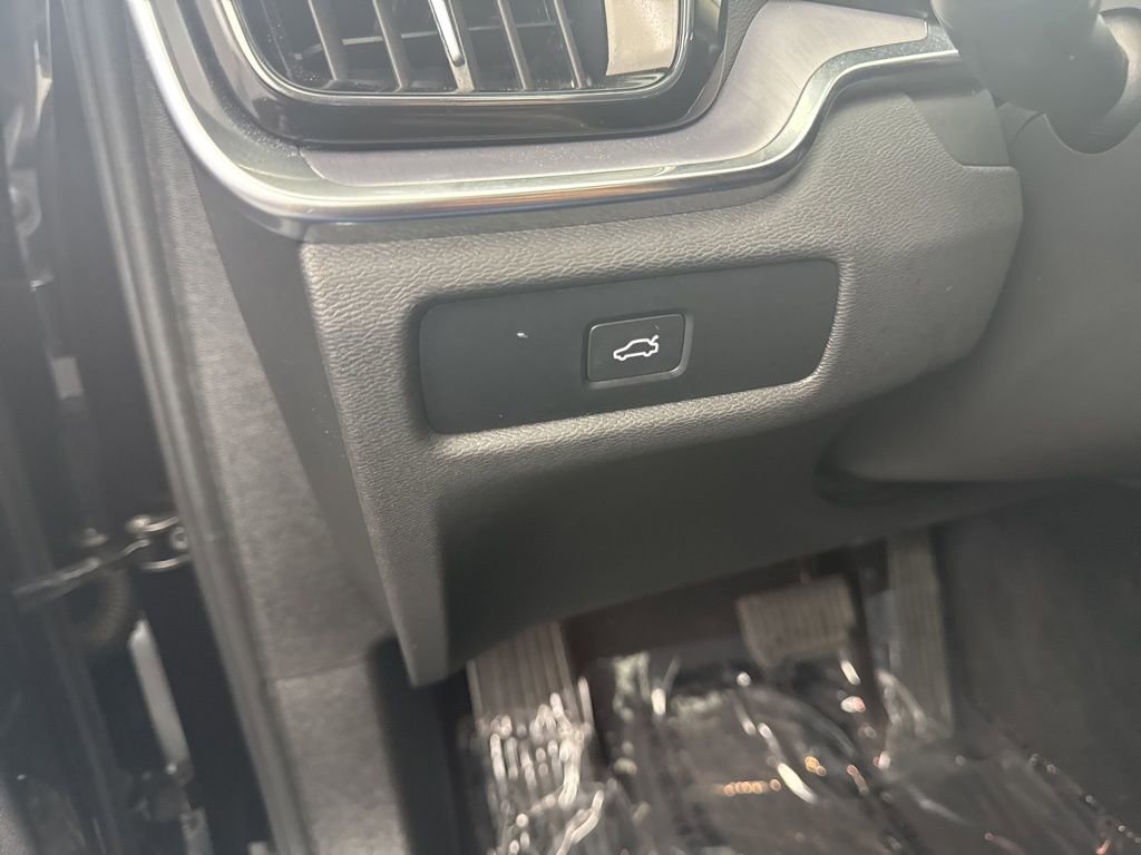 Used 2024 Volvo S60 B5 Core image 25