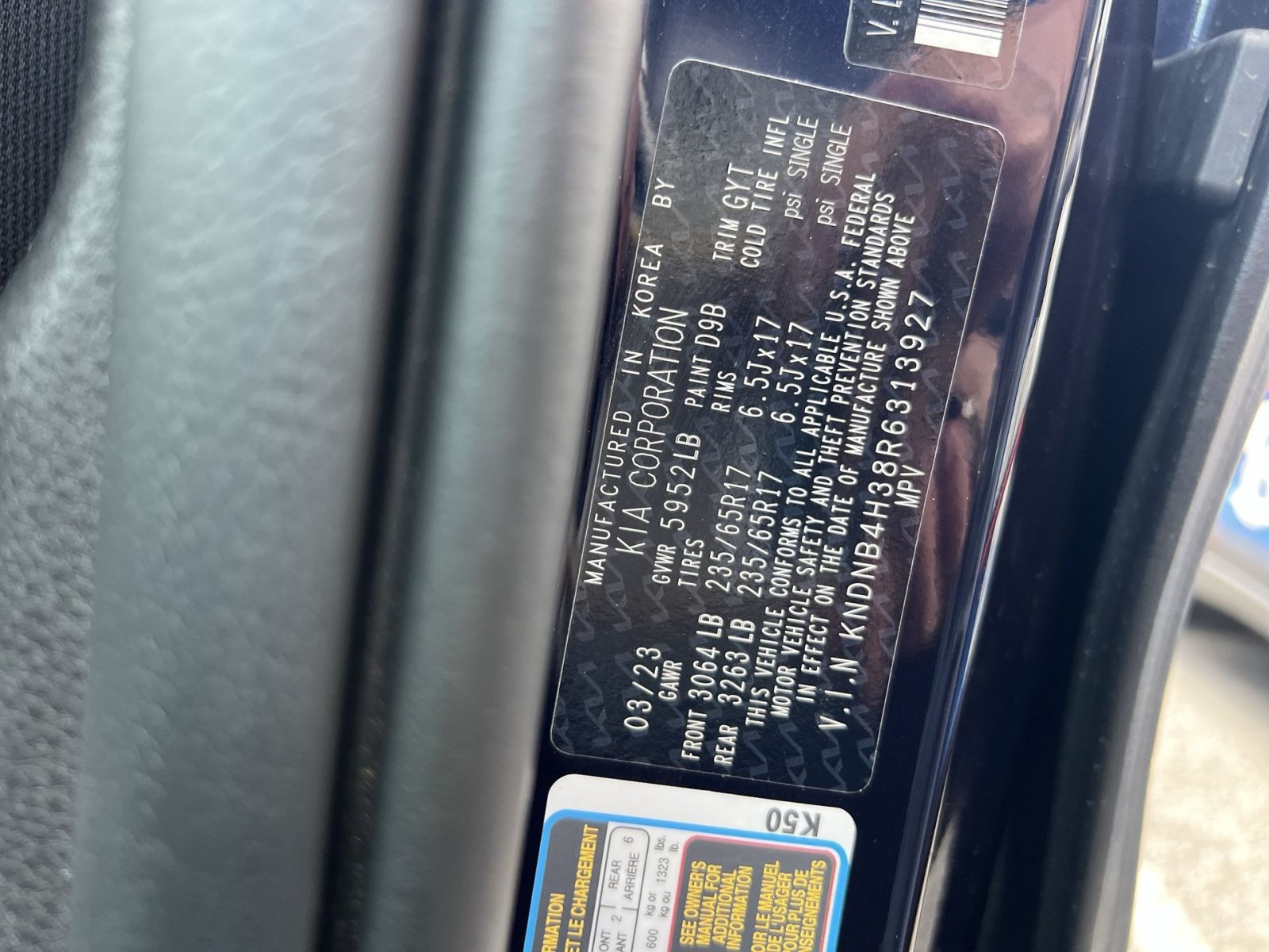 Used 2024 Kia Carnival LX FWD image 27