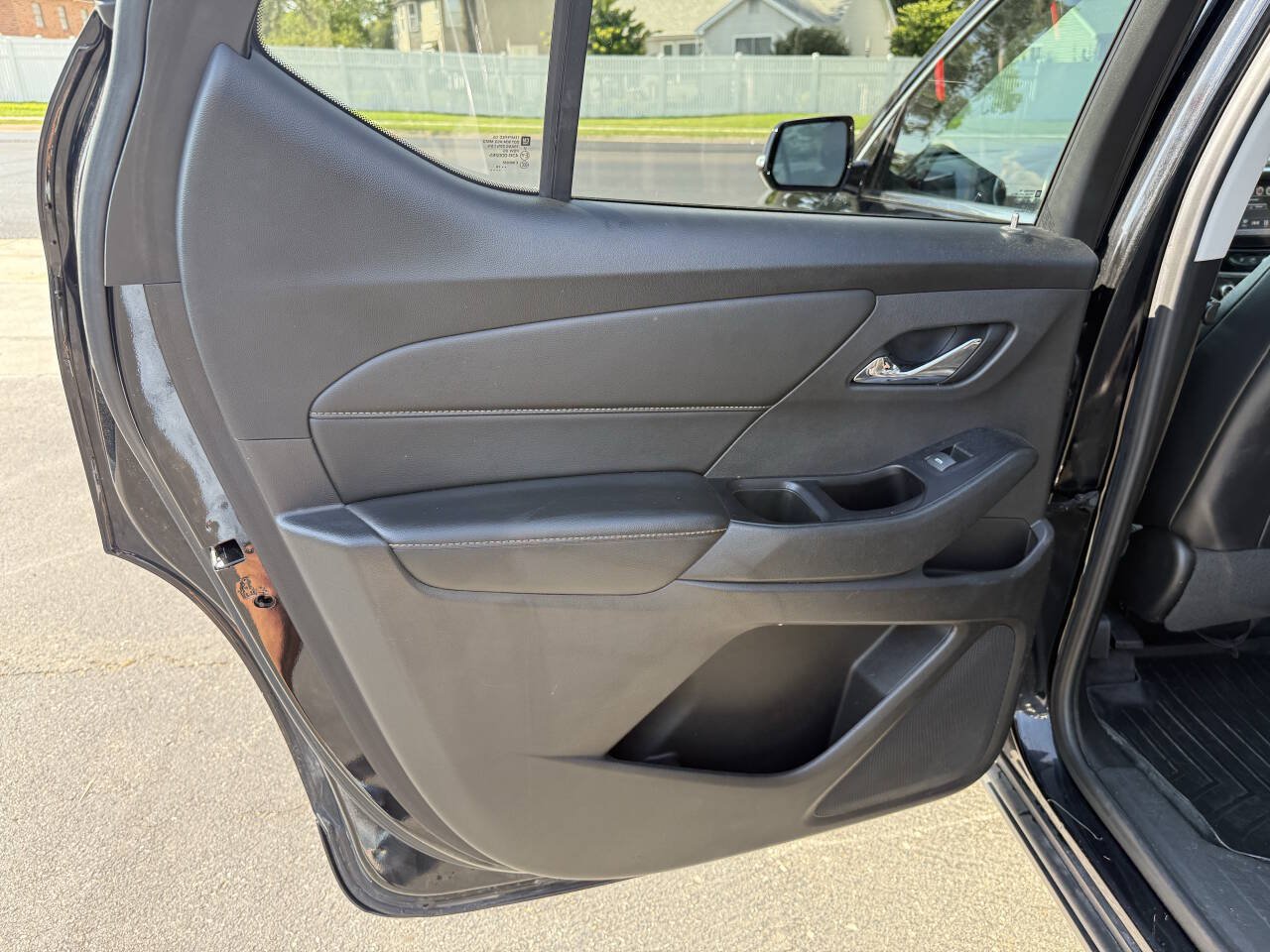 Used 2018 Chevrolet Traverse LT FWD image 13