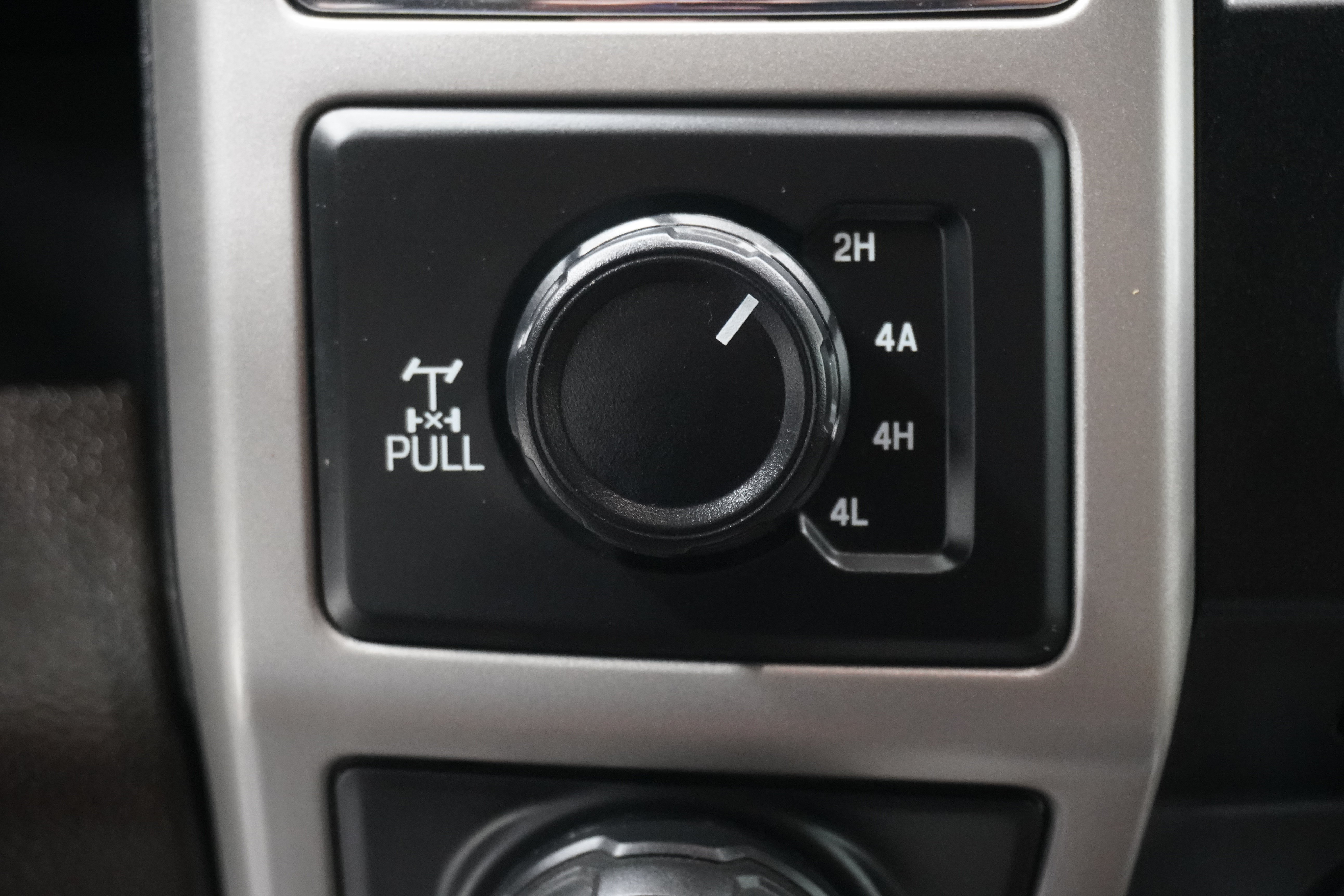Used 2018 Ford F150 King Ranch w/ Equipment Group 601A Luxury AWD/4WD image 23