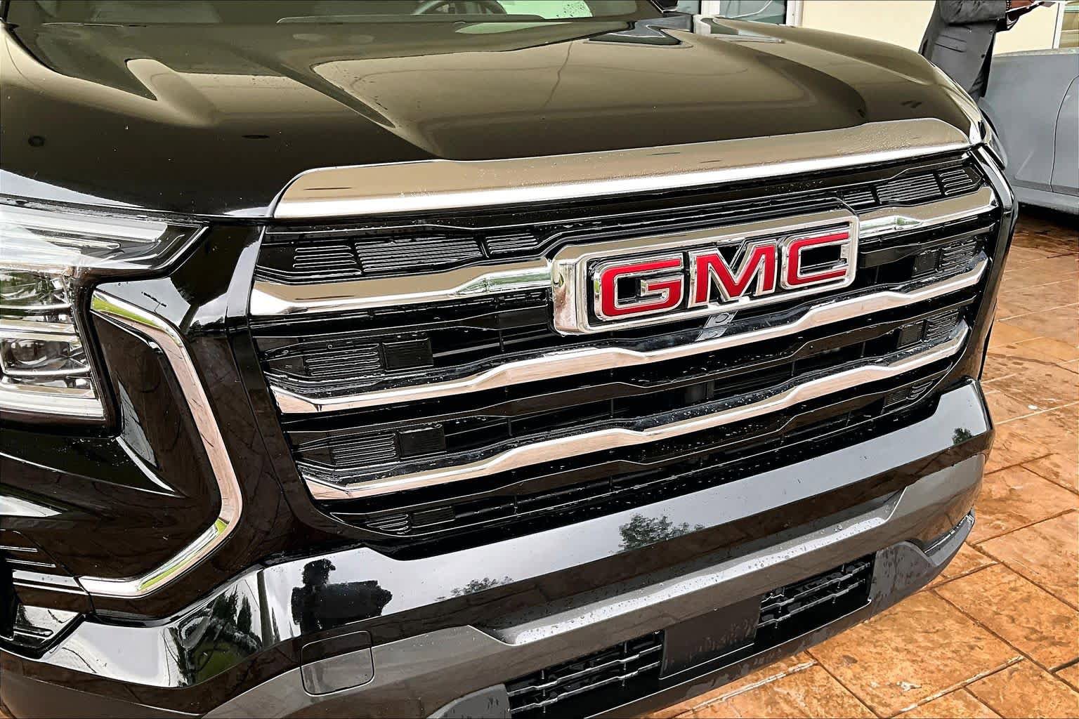 Used 2025 GMC Terrain Elevation FWD image 28