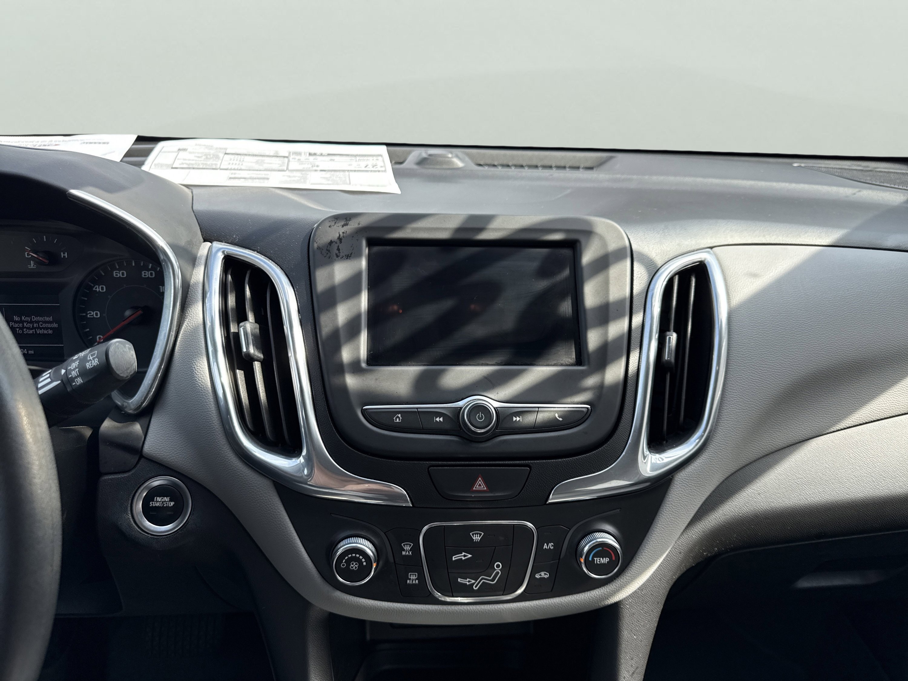 Used 2020 Chevrolet Equinox LS image 18