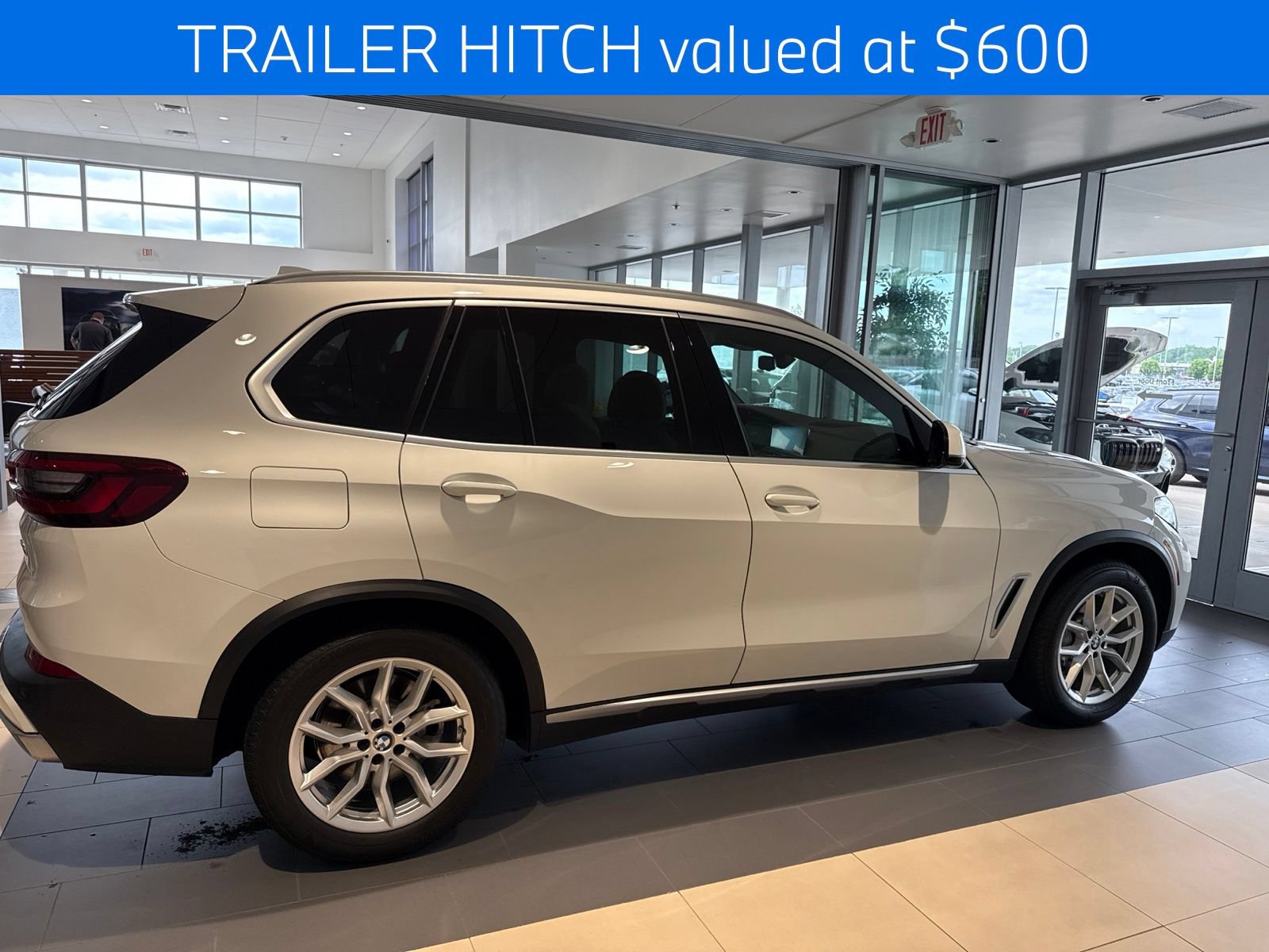 Certified 2023 BMW X5 xDrive40i w/ Premium Package AWD/4WD image 5