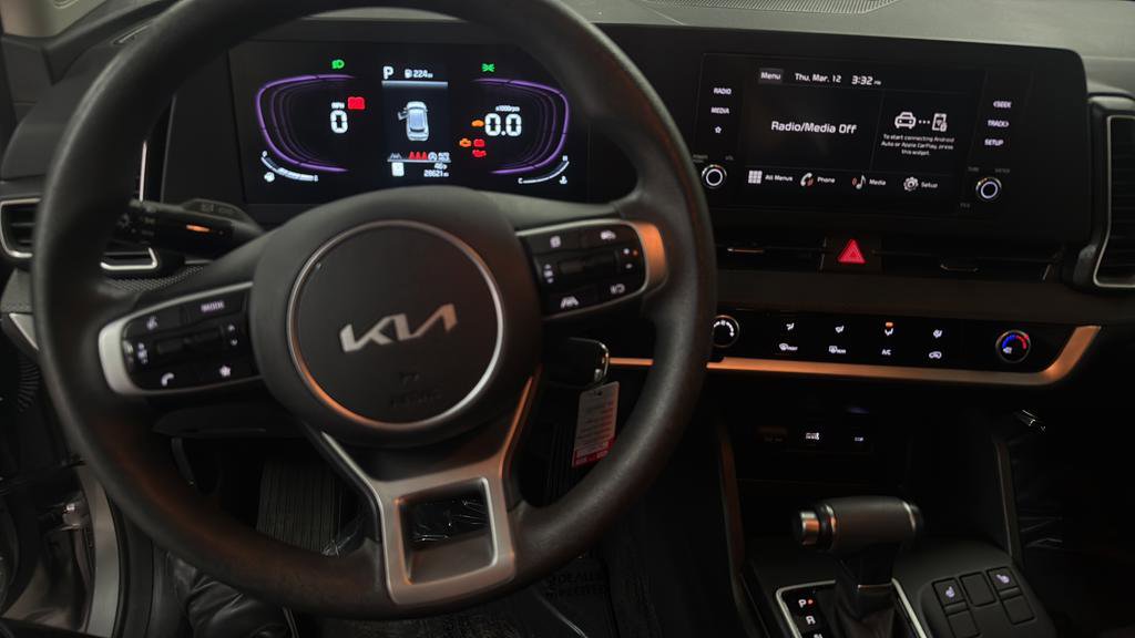 Used 2025 Kia Sportage LX image 13