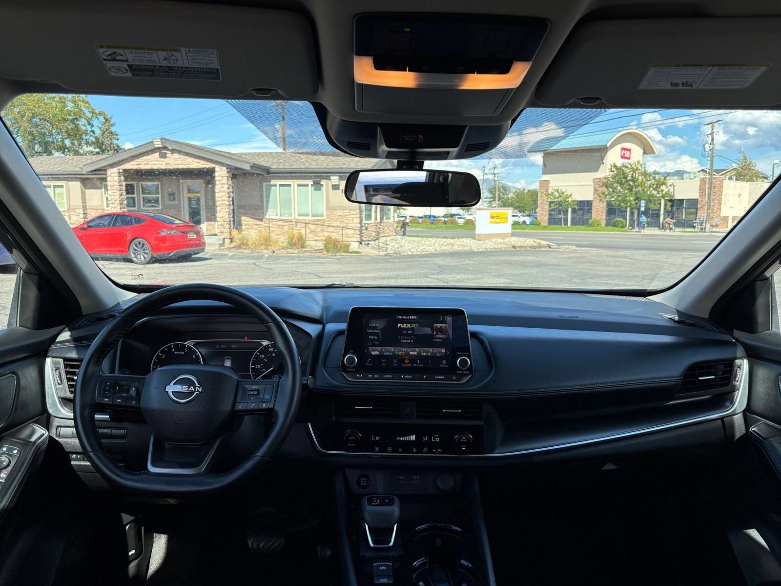 Used 2025 Nissan Rogue SV AWD/4WD image 34