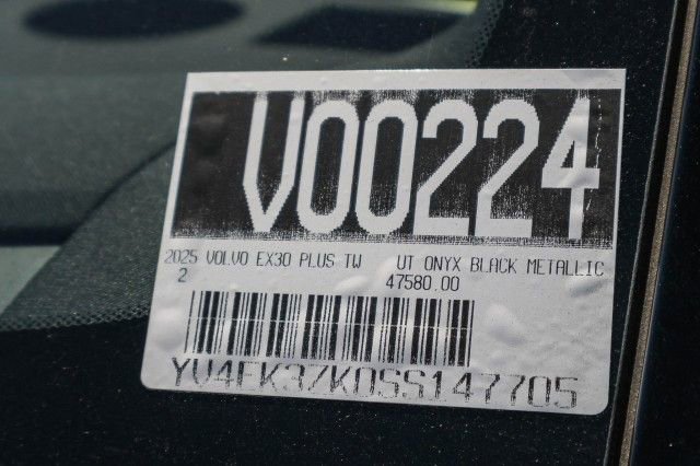 New 2025 Volvo EX30 Plus w/ Protection Package Premier image 26
