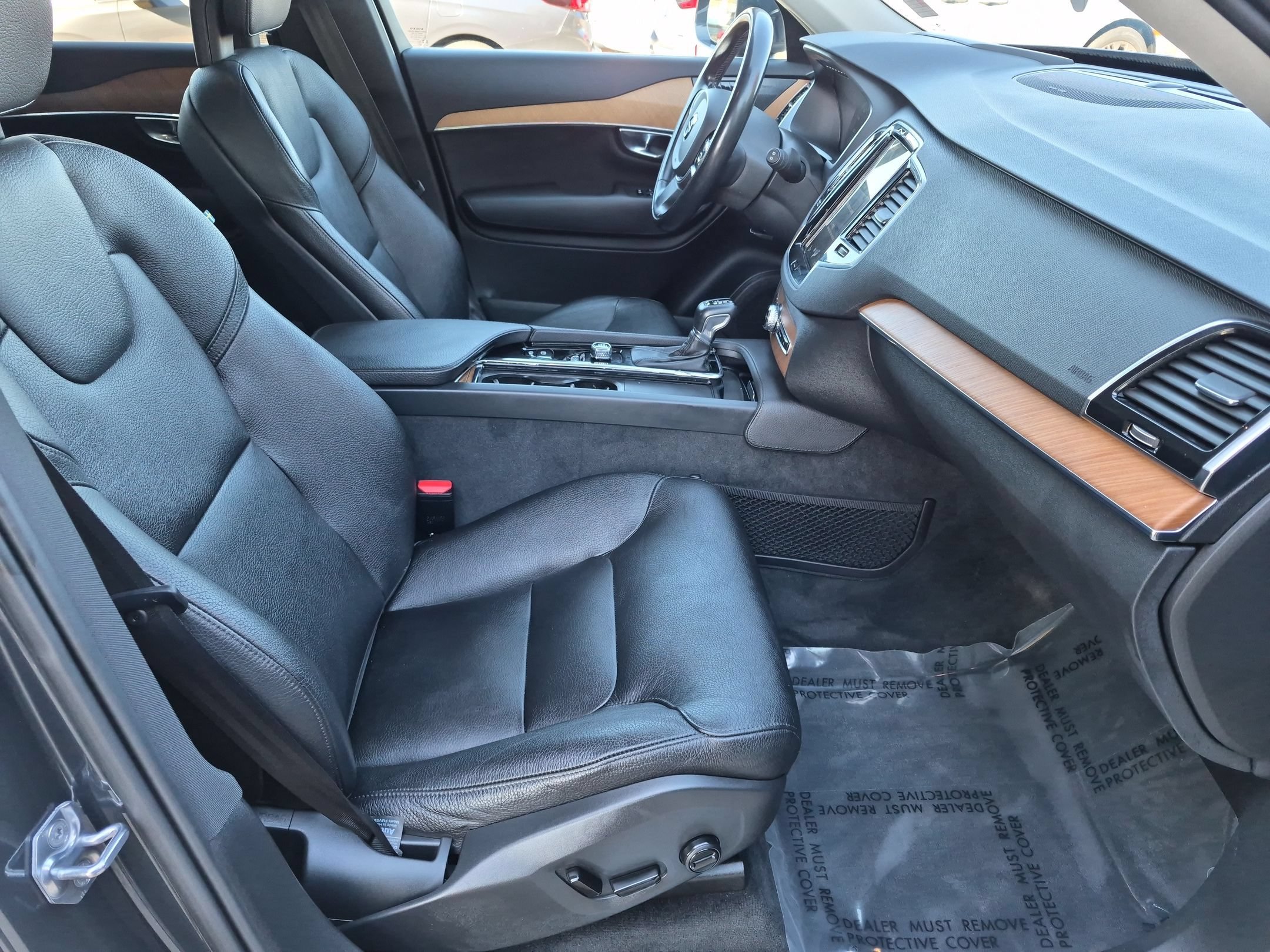 Used 2021 Volvo XC90 T6 Momentum w/ Protection Package AWD/4WD image 34