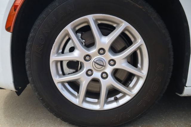 Used 2023 Chrysler Pacifica Touring-L image 7