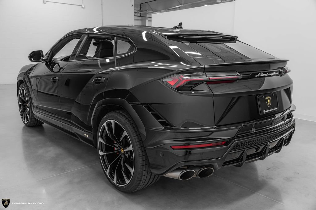 Used 2024 Lamborghini Urus S AWD/4WD image 3