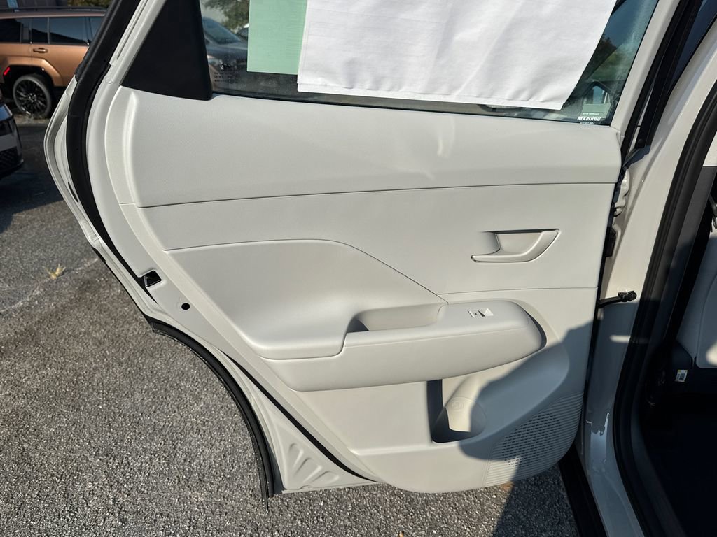 New 2026 Hyundai Kona SE image 12