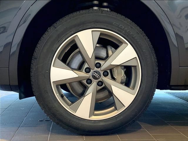 Certified 2023 Audi Q5 Premium w/ Convenience Package AWD/4WD image 9