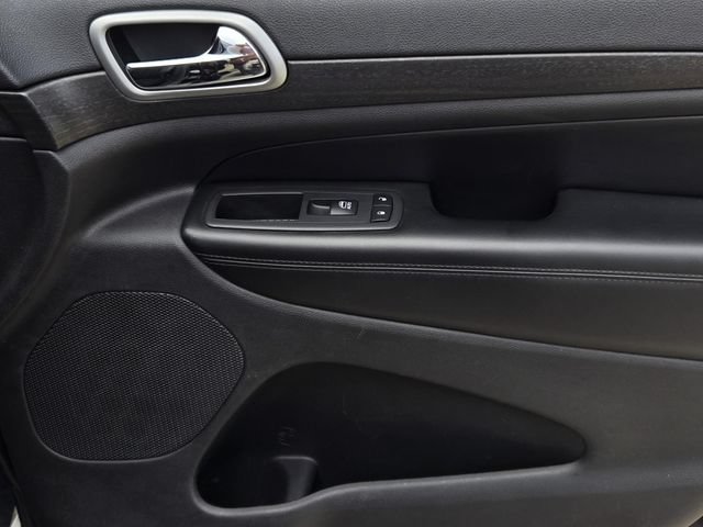 Used 2018 Jeep Grand Cherokee Altitude AWD/4WD image 8