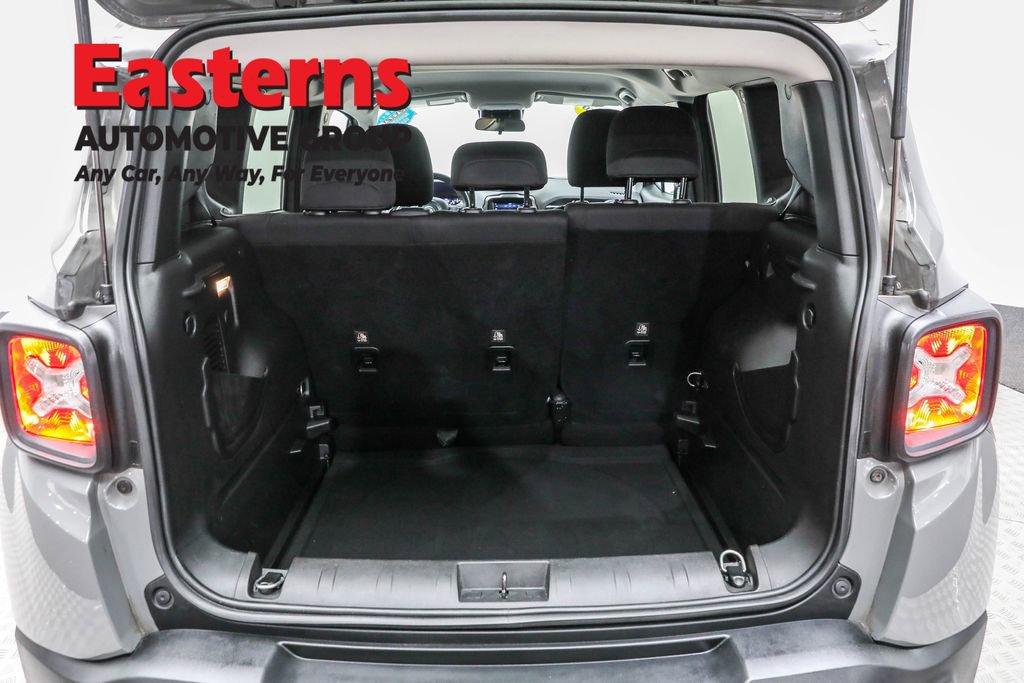 Used 2021 Jeep Renegade Latitude image 16