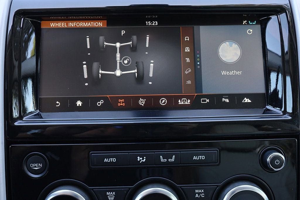 Used 2018 Land Rover Discovery HSE AWD/4WD image 35