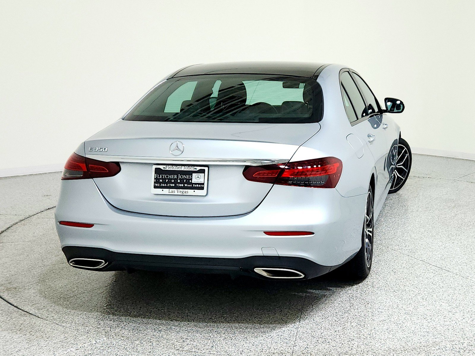 Used 2022 Mercedes-Benz E 350 E 350 w/ AMG Line Exterior image 2