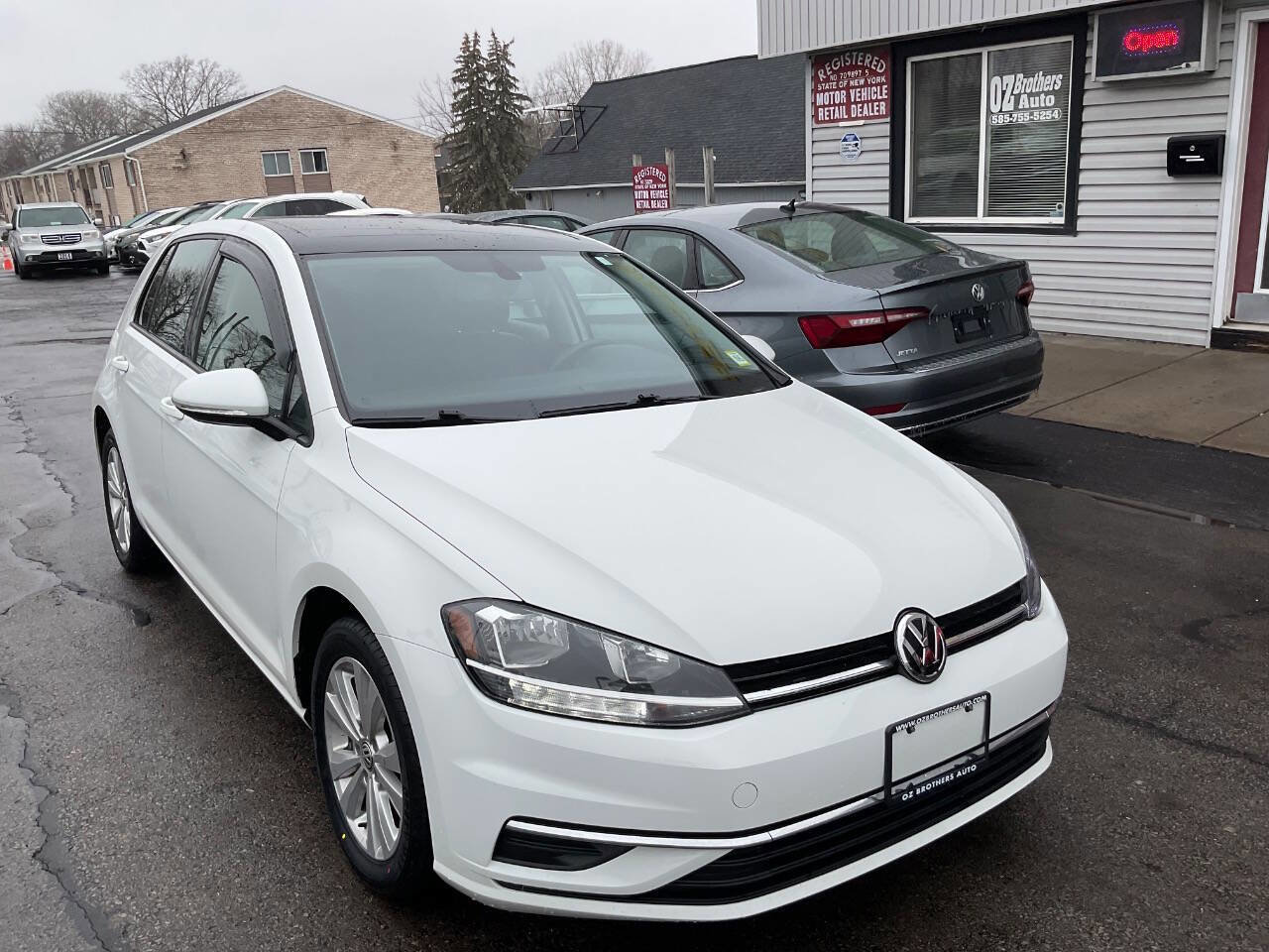 Used 2021 Volkswagen Golf 4-Door image 25