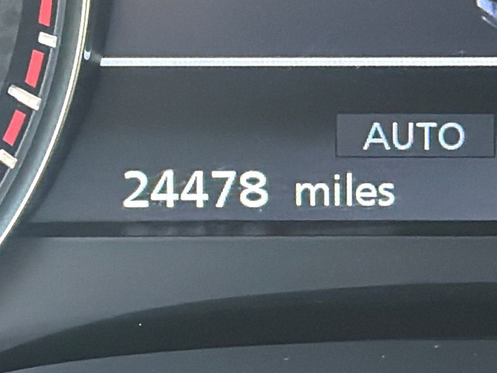 Used 2024 Nissan Armada SL w/ Captain's Chairs Package image 25