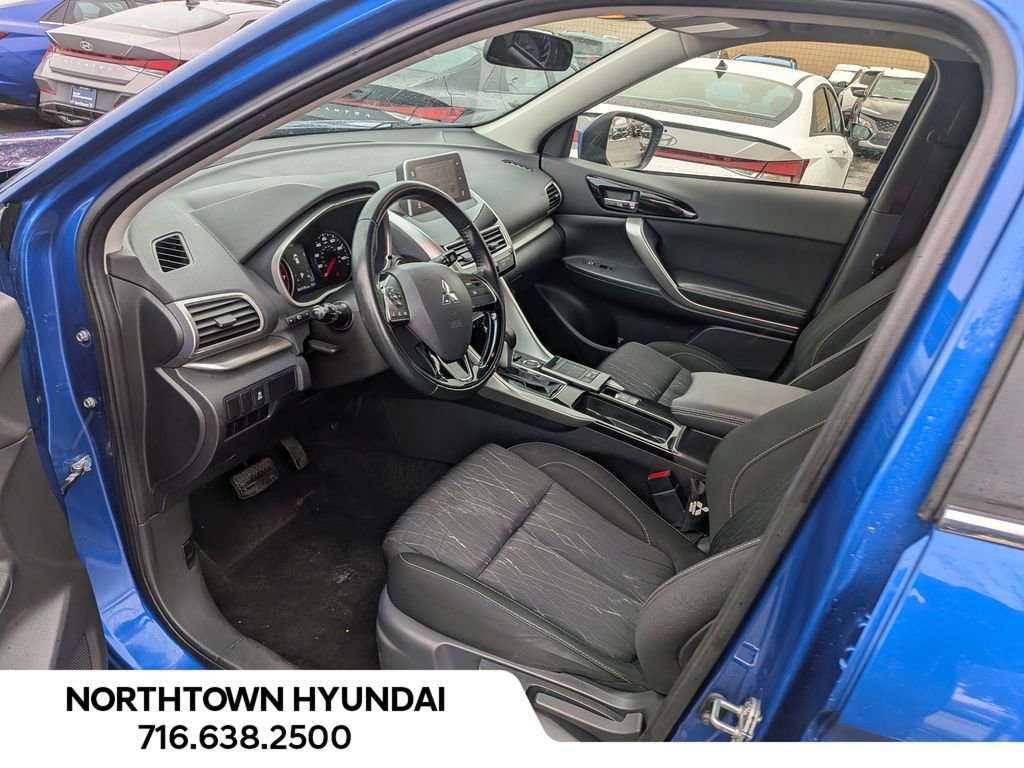 Used 2018 Mitsubishi Eclipse Cross SE image 9