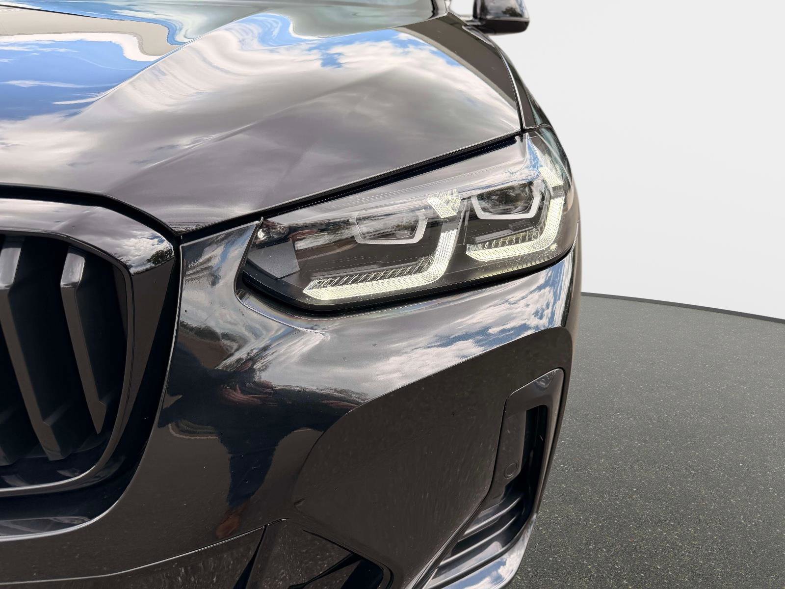 Used 2023 BMW X3 sDrive30i w/ M Sport Package image 9