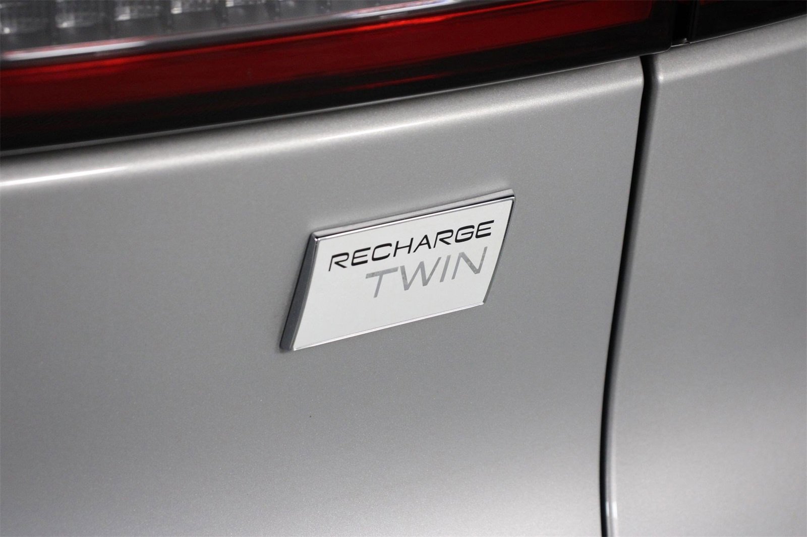 Certified 2023 Volvo C40 Recharge Core w/ Climate Package image 20