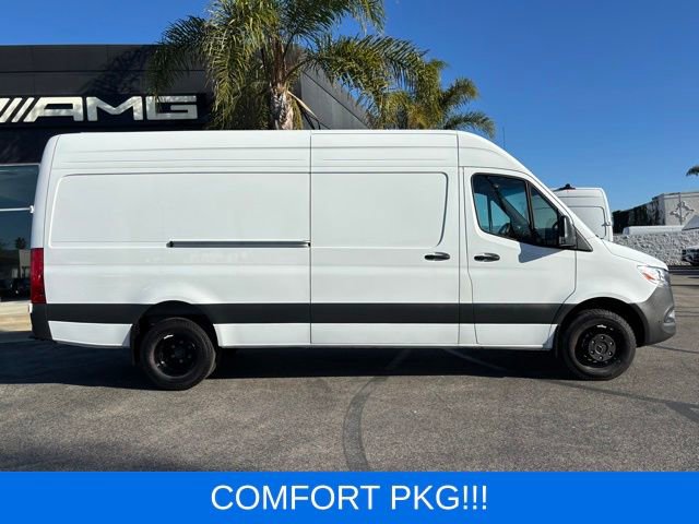 Used 2025 Mercedes-Benz Sprinter 3500 image 2