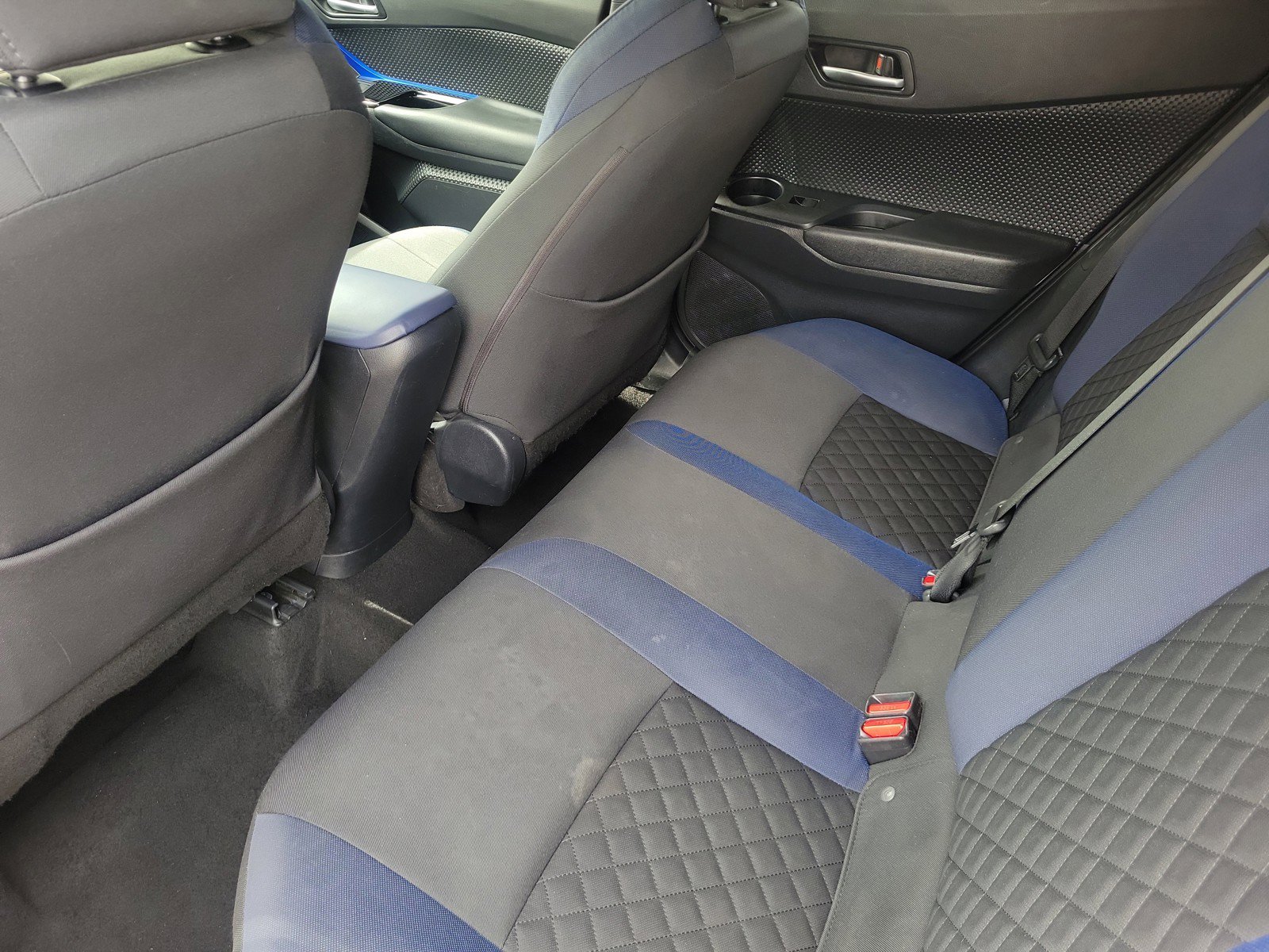 Used 2021 Toyota C-HR XLE FWD image 10