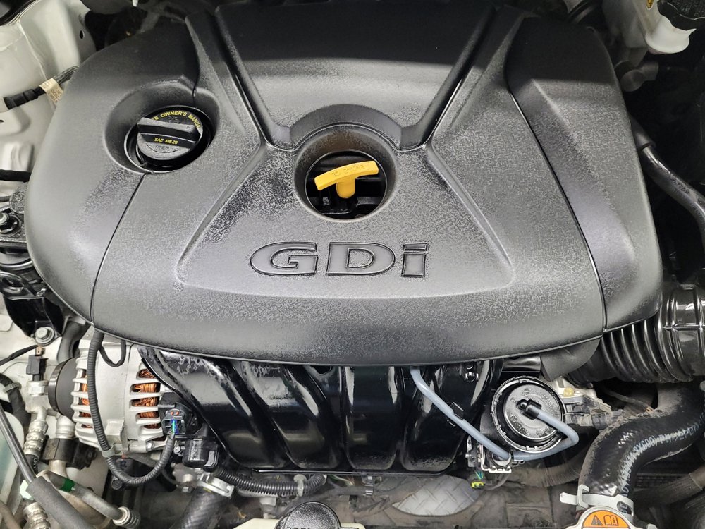 Used 2016 Hyundai Elantra GT FWD image 30