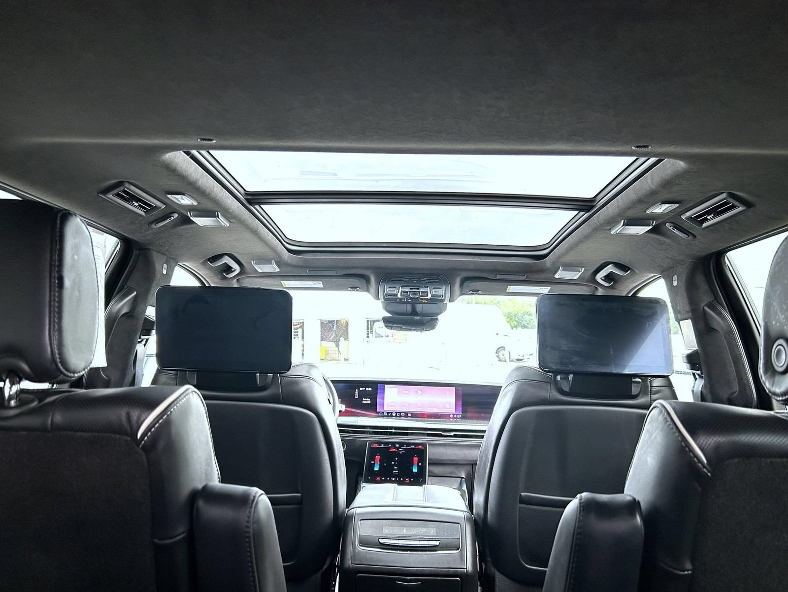 Certified 2026 Cadillac Escalade V w/ LPO, ONYX Package AWD/4WD image 24