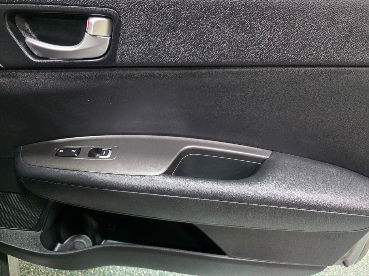 Used 2018 Kia Optima LX FWD image 25
