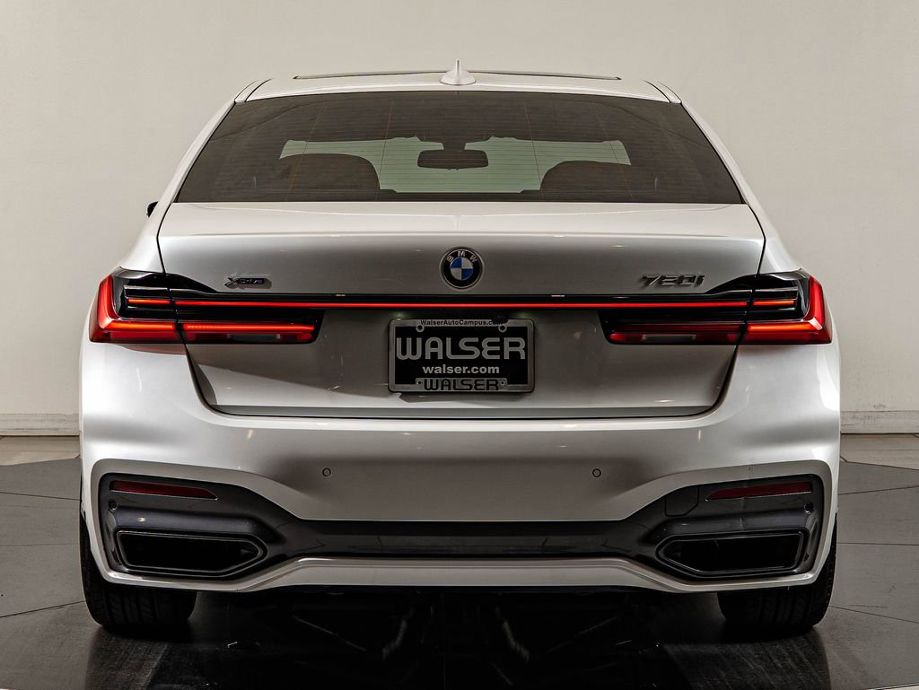 Used 2022 BMW 750i xDrive w/ Autobahn Package AWD/4WD image 6