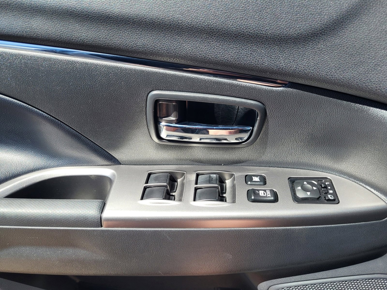 Used 2025 Mitsubishi Outlander Sport AWD image 24