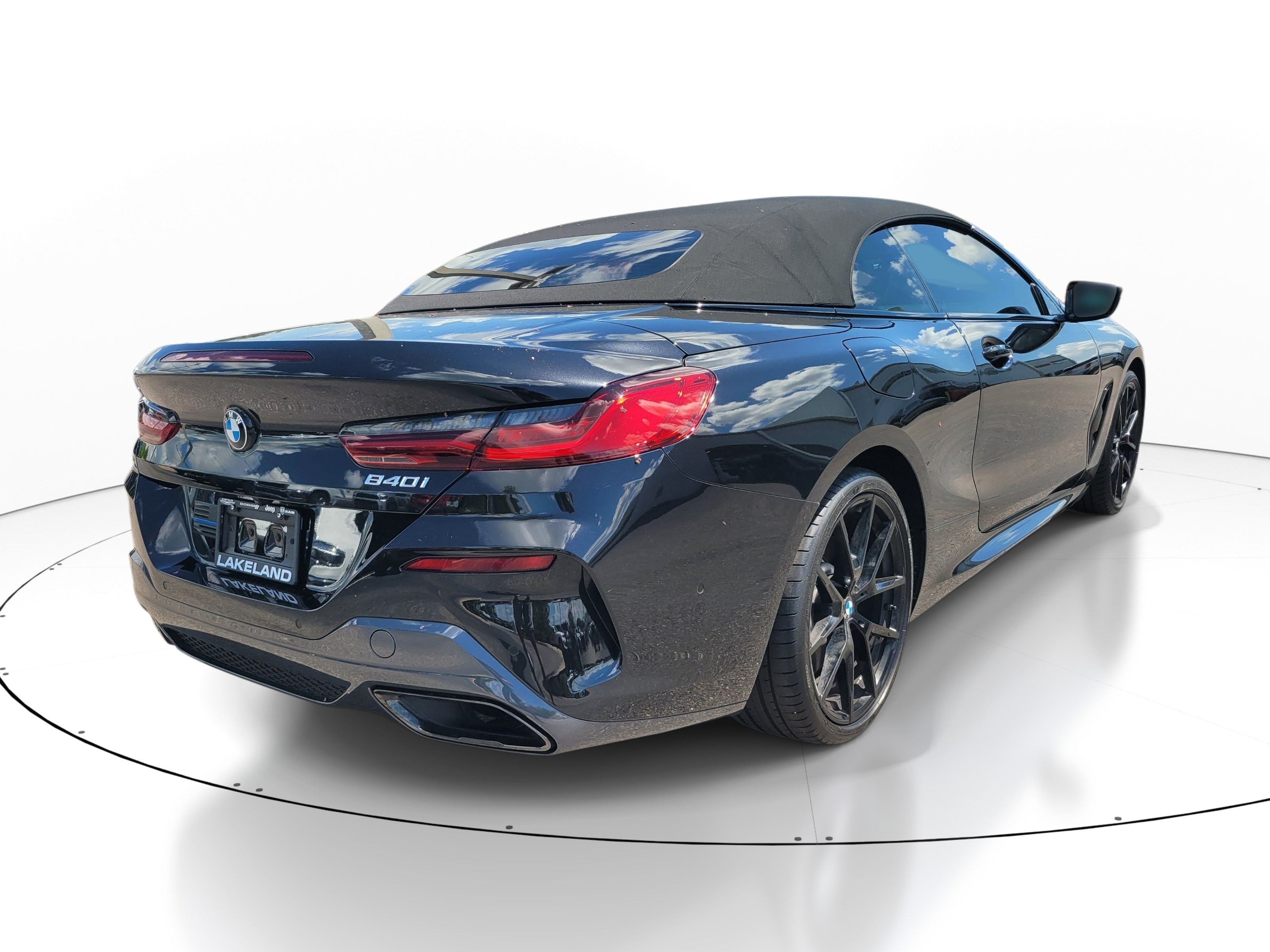 Used 2025 BMW 840i Convertible w/ M Sport Professional Package RWD image 4