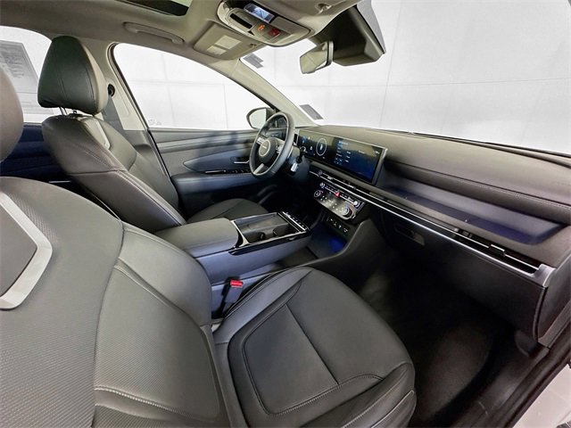 Used 2025 Hyundai Tucson Limited image 27