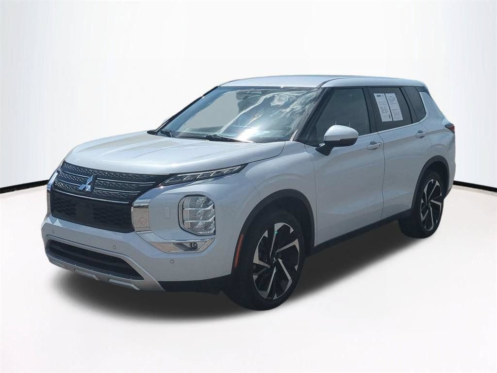 Used 2024 Mitsubishi Outlander SE Black Edition AWD/4WD image 9