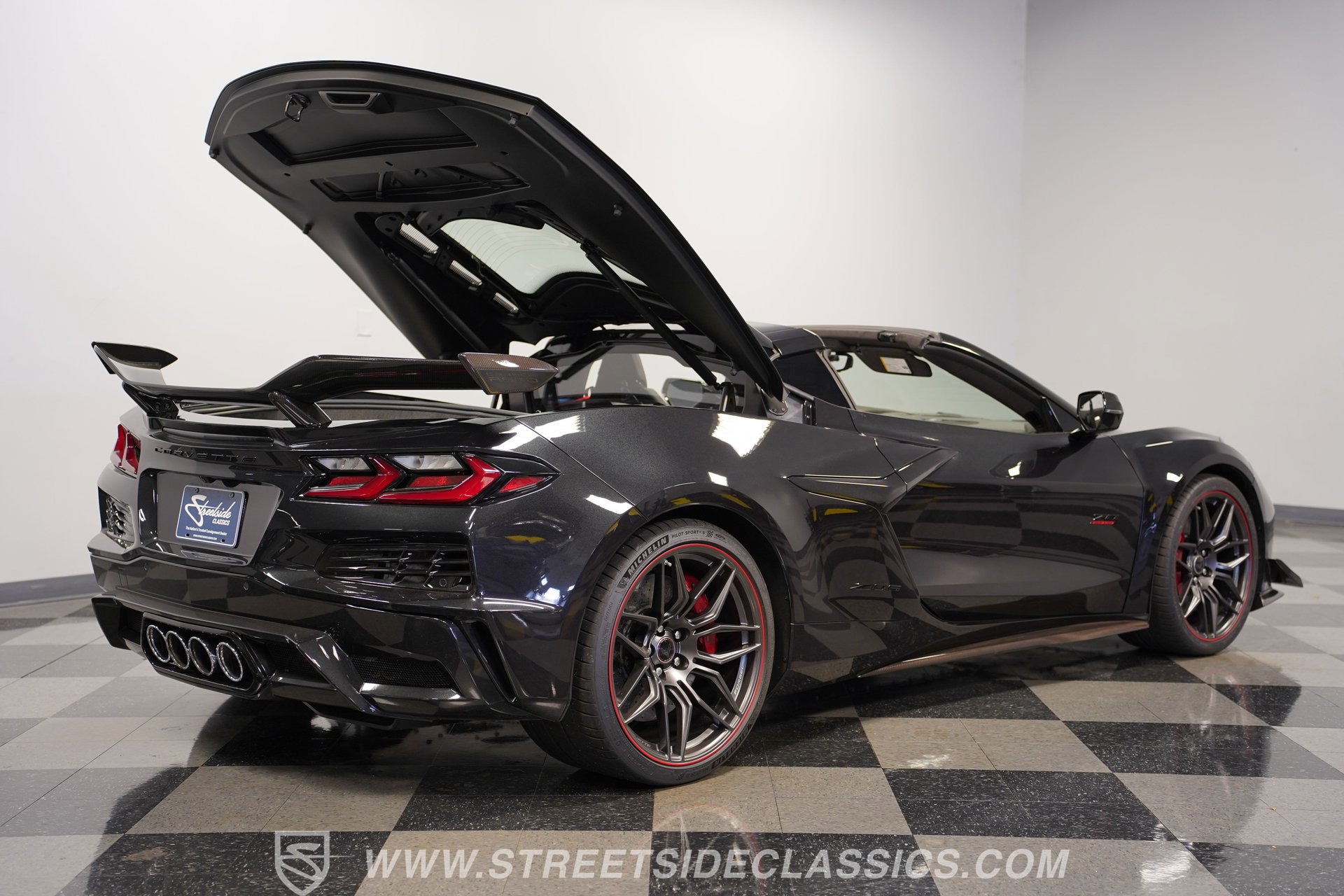 Used 2023 Chevrolet Corvette Z06 image 31