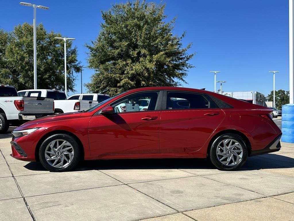 Used 2024 Hyundai Elantra SEL image 15