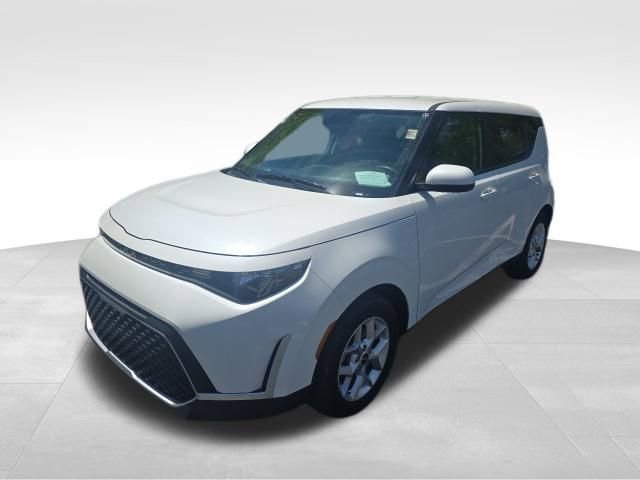 Used 2024 Kia Soul LX w/ Option Group 015 FWD image 10