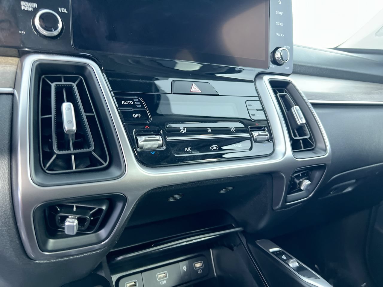 Certified 2023 Kia Sorento X-Line EX AWD/4WD image 23
