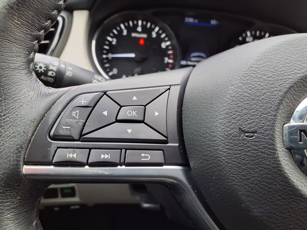 Used 2019 Nissan Rogue Sport SL w/ Premium Package image 16