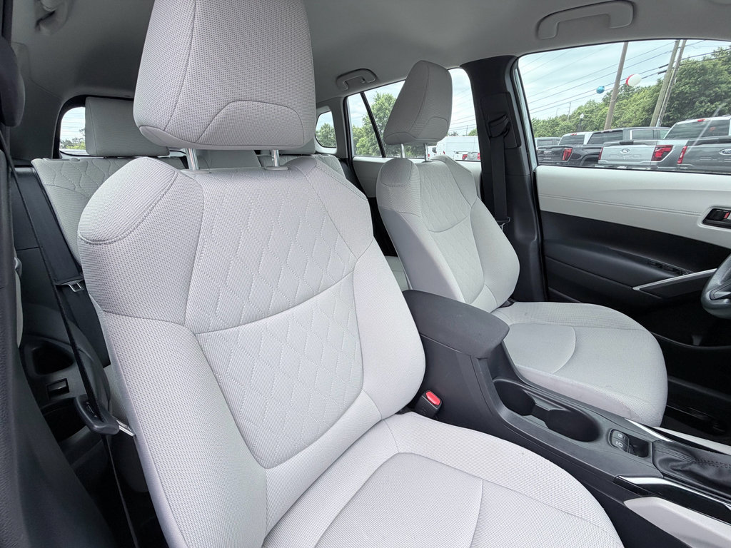 Used 2022 Toyota Corolla Cross L FWD image 21
