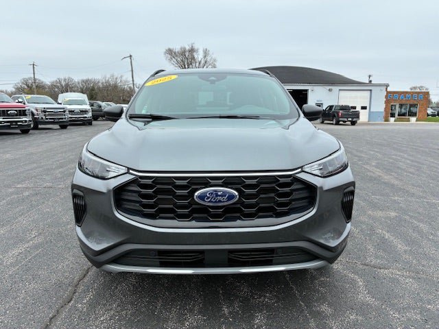 Used 2025 Ford Escape ST-Line w/ Tech Pack #1 AWD/4WD image 8