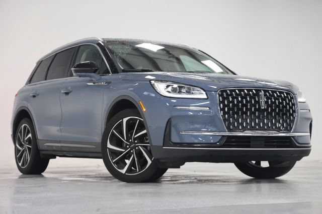 Used 2023 Lincoln Corsair Reserve w/ Equipment Group 202A AWD/4WD image 1