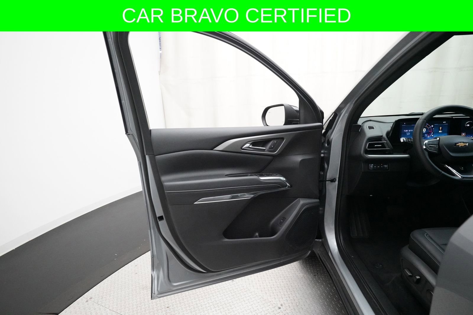 Certified 2026 Chevrolet Traverse LT AWD/4WD image 29