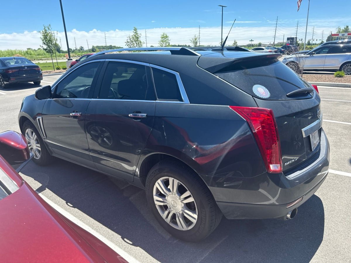 Used 2014 Cadillac SRX Luxury w/ Driver Awareness Package AWD/4WD image 4