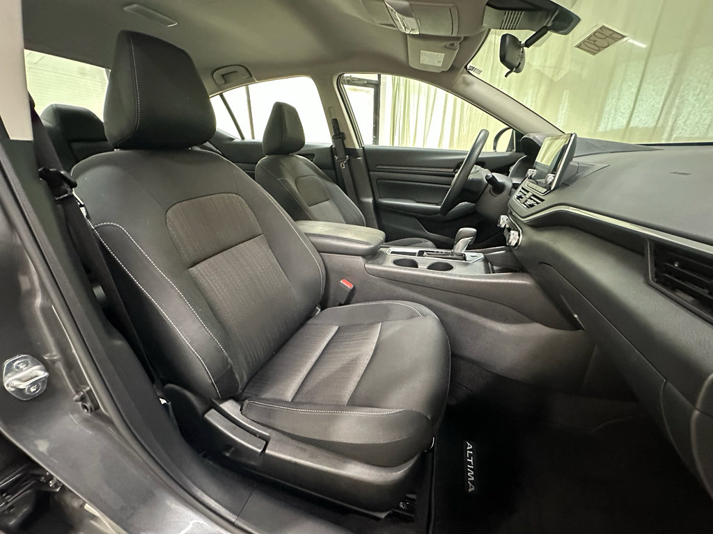 Used 2025 Nissan Altima 2.5 S FWD image 18